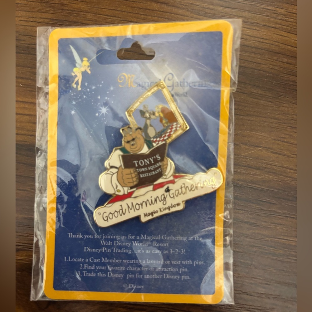 Disney Pin - Picture 1 of 2